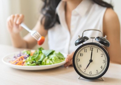 رژیم ناشتایی متناوب یا فستینگ و مهم‌ترین اثرات آن