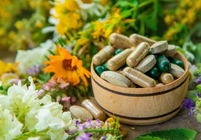 کدام گیاهان دارویی با داروهای هورمونی تداخل دارند؟