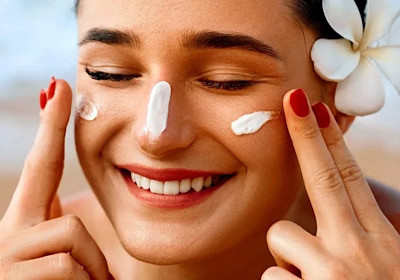 ضد آفتاب یک داروست؟ پاسخ علمی + مهم‌ترین نکات مصرف